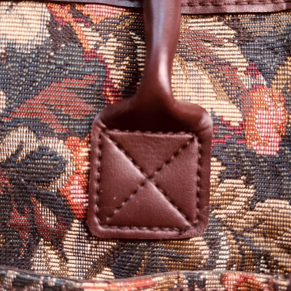 Final Price - VTG Carry-On: Makeup, Overnight, Gym, Hobby, Craft bag or handbag - Picture 15 of 16